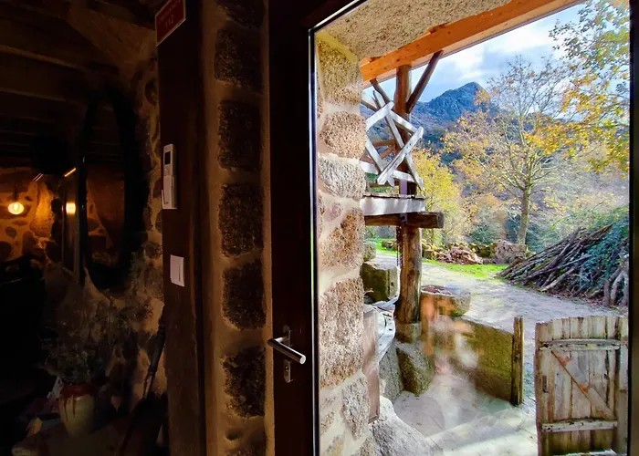 Castrum - Casa Da Curveirinha - Jacuzzi 펜션